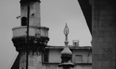 Picture showing the minarets of a mosque